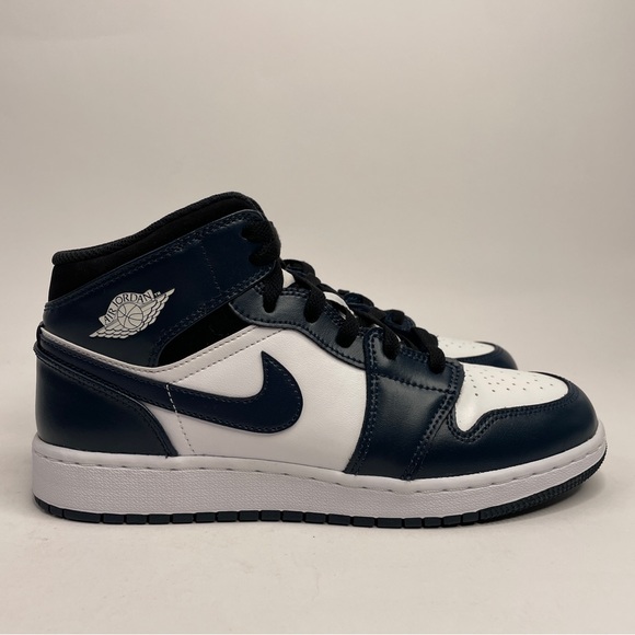 Nike Air Jordan 1 Retro Mid GS “Armory Navy” 2023 - Picture 4 of 7